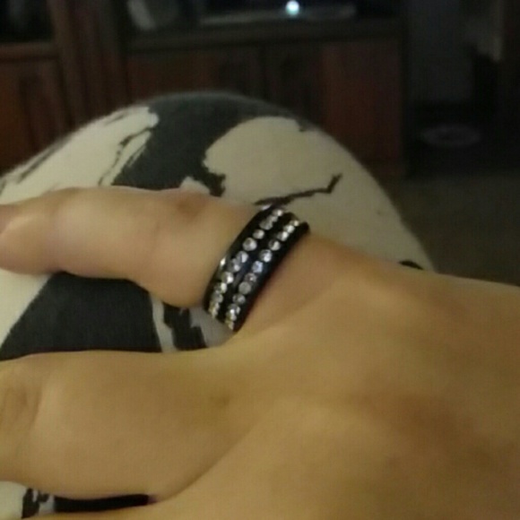Ring - Picture 2 of 3